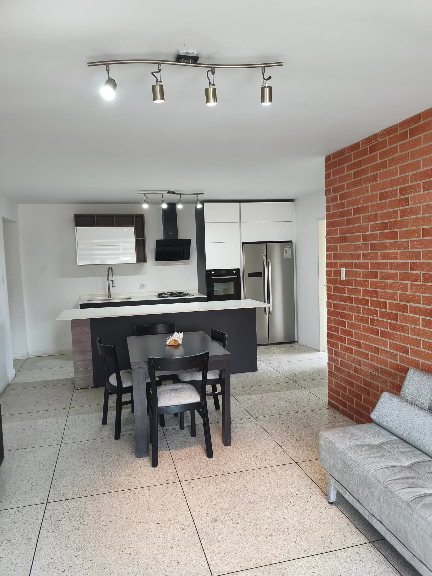 Apartamento en Los Palos Grandes, Edificio Versalles